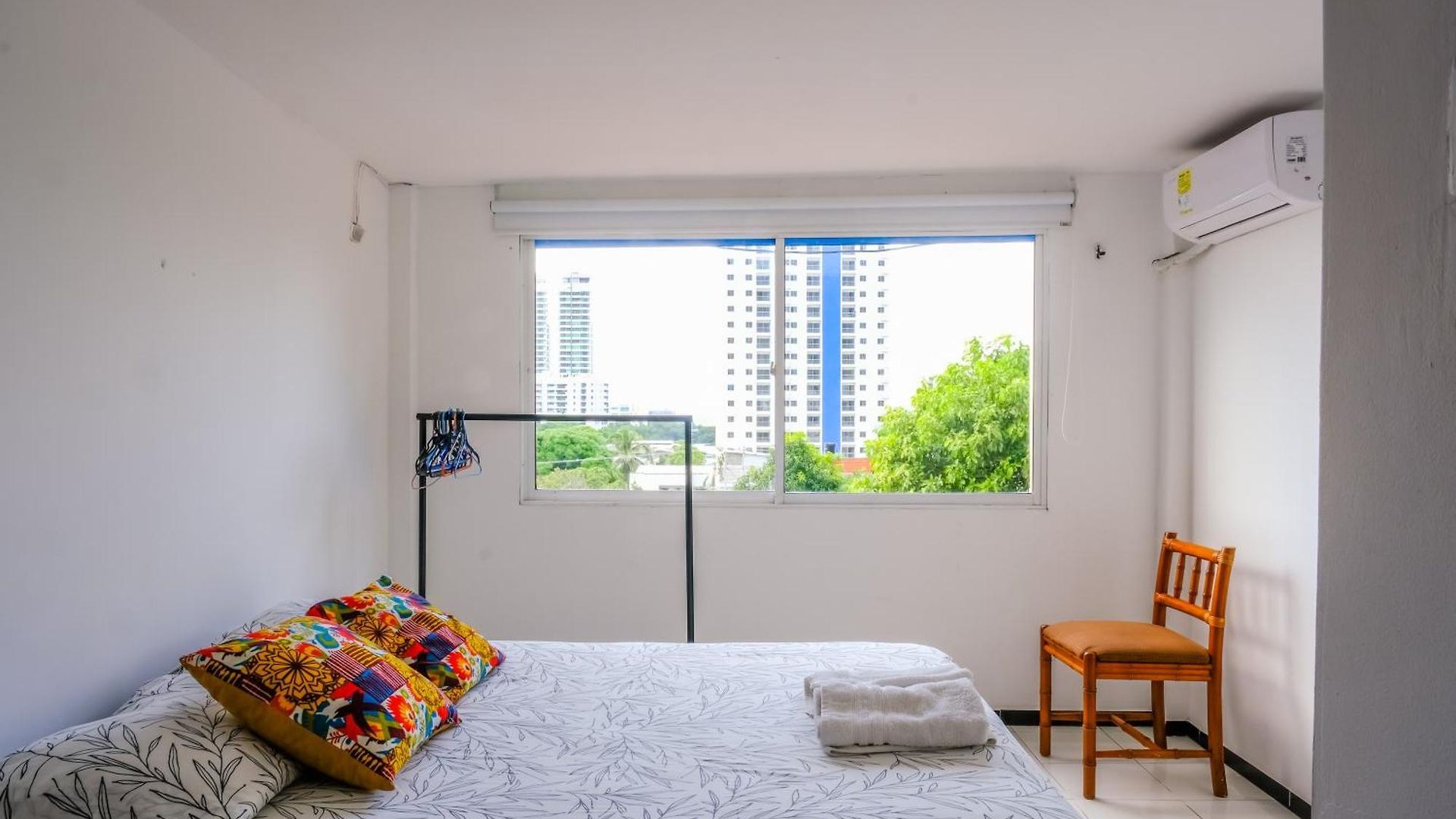 Apartamento Con Amplia Terraza *